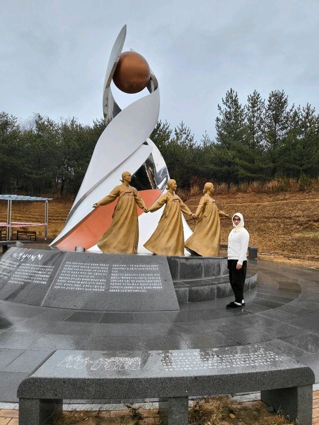 전투기와 풍력발전기를 볼수 있는 여행지