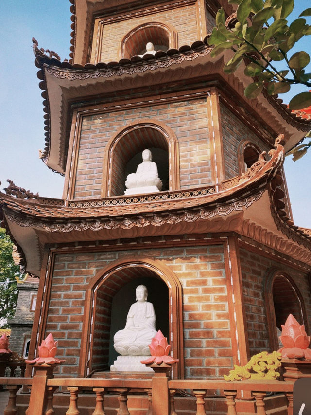 【ハノイ観光】ハノイ最古の寺院「チャンクオック寺」🏯✨