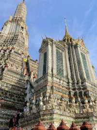 🌟 Wat Arun: A Breathtaking View You Can’t Miss! 🏯✨
