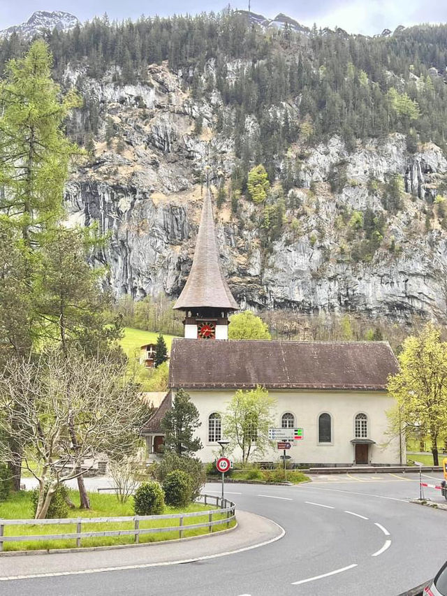 A Day of Leisurely Stroll in Lauterbrunnen! 