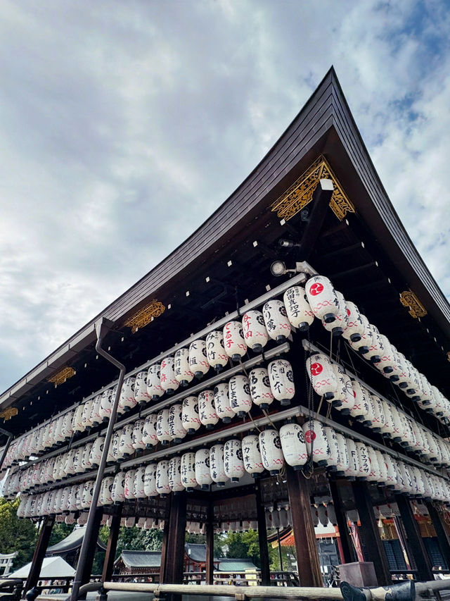 在京都八坂神社下的櫻花夢幻之旅 🌸
