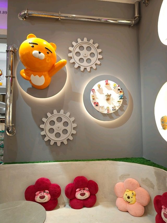 A Fun & Unique Café Spot – Art Toys Café