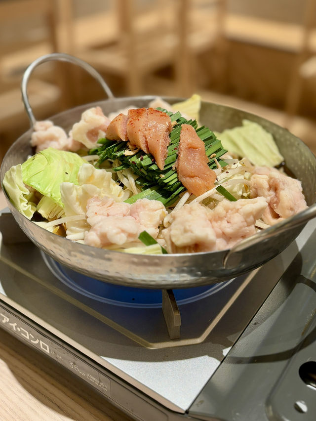 【京都・河原町】旬の海鮮料理と本格炉端焼きを楽しめる「炭と海鮮と串焼きと肴 とっとっと 四条河原町店」
