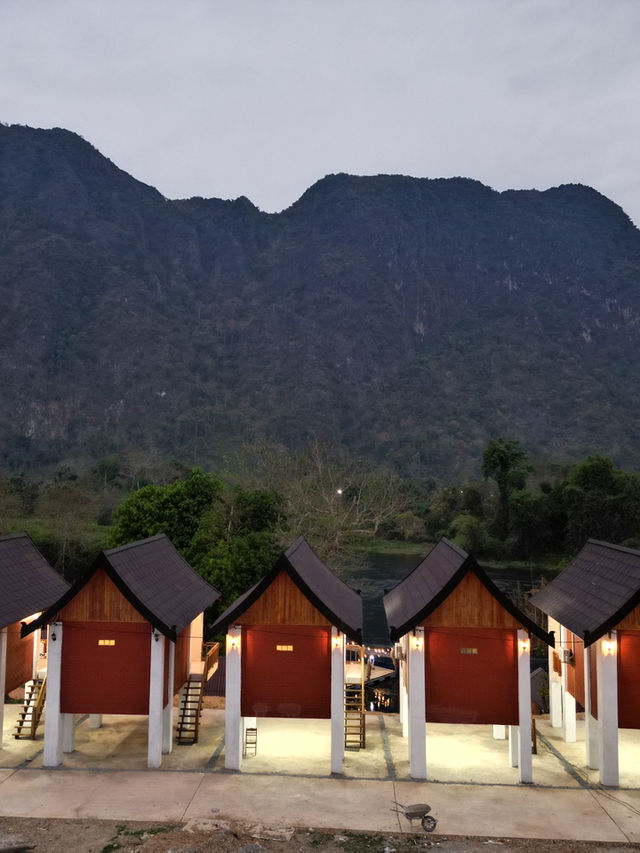 เมืองเฟือง…เรื่องของความสุข 🏡🏔🇱🇦