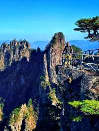 Mount Huangshan, a natural wonder with spectacular vistas just like a Chinese painting!