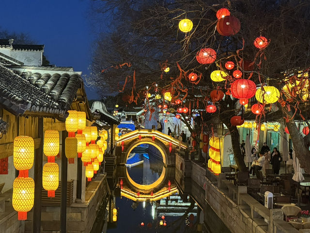 Huishan Ancient Town at Night: A Dazzling Lantern-Lit Dream