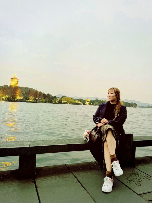A 4-Hour Journey Around West Lake on foot
