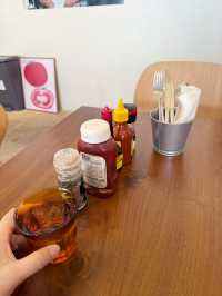 ร้านอาหารเช้าและคาเฟ่ใจกลางเมืองสุพรรณบุรี