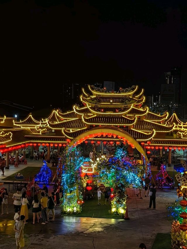Xing An Temple, Known for Its Giant 'Guan Di' Statue