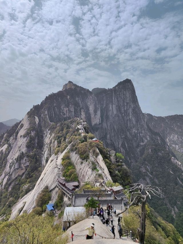 徒步走華山群峰，西峰索道下山