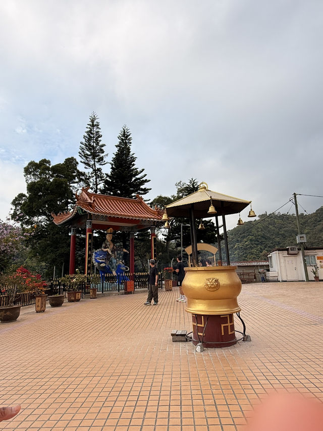Ten Thousand Buddhas Monastery