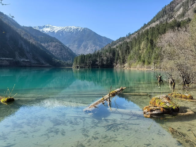 Fairytale valleys of Jiuzhaigou 