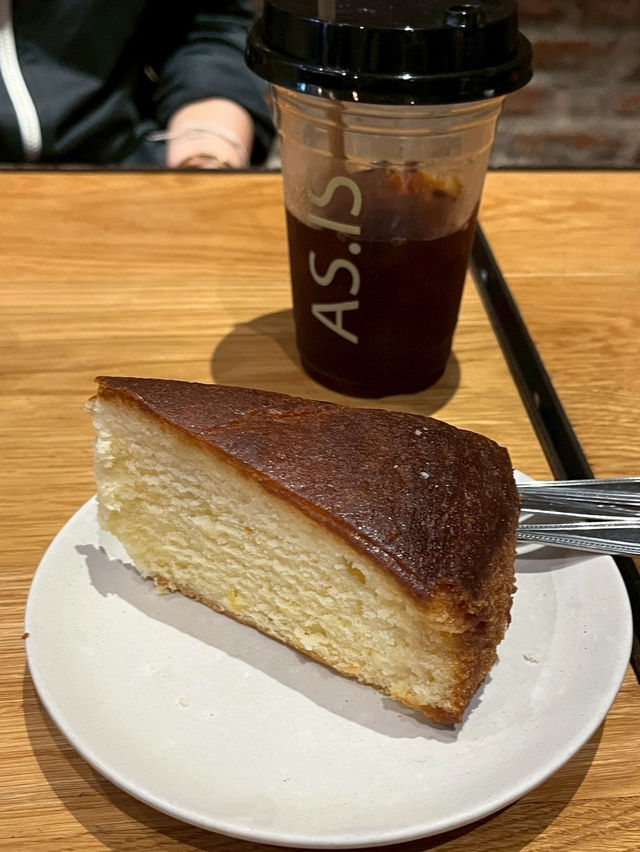 รีวิวคาเฟ่เท่ๆ กลางเยาวราช – As.is Coffee Stand ☕️