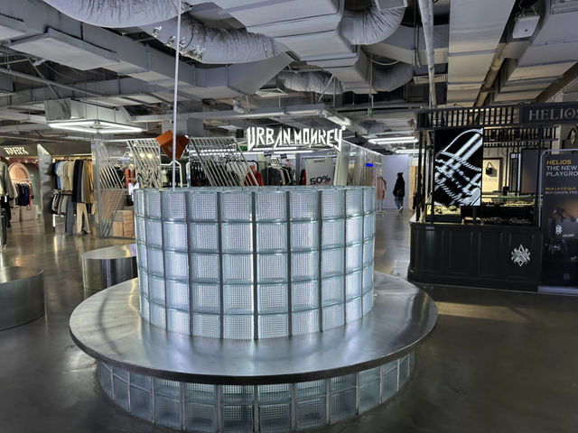 The New Playground - แหล่งช้อปแฟชั่นสุดฮิปในโฮจิมิ