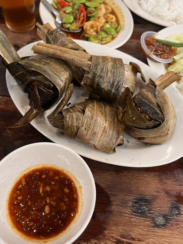 Khun Thai: An authentic seafood feast!🦞
