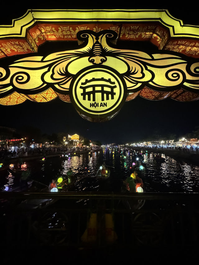 【ベトナム🇻🇳ホイアン】ホイアンのランタン流し体験