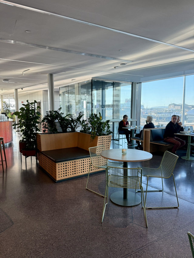 A Day of Art in Oslo – Museums, Murals & Munch Cookies