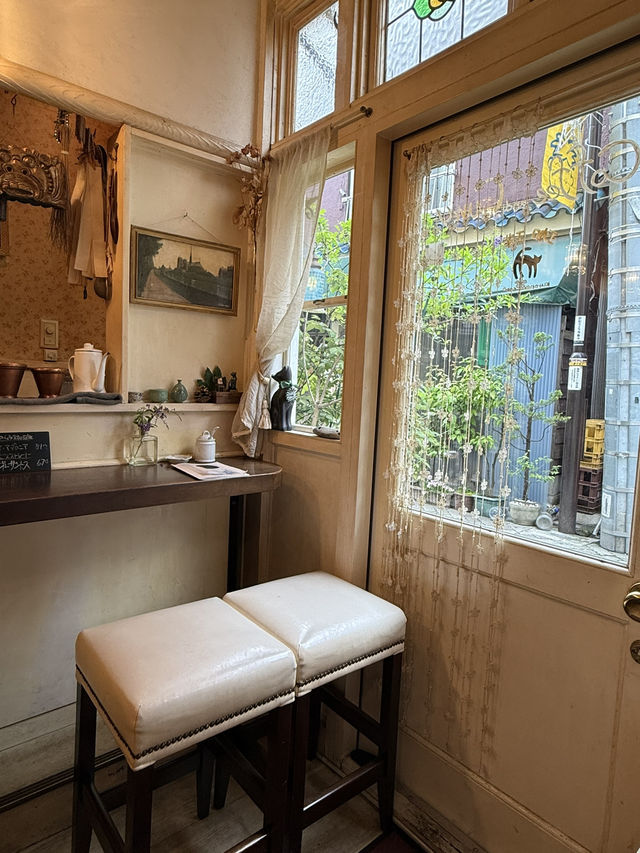 Café-Hopping Along the Chūō Line – Toast, Pancakes & Retro Vibes