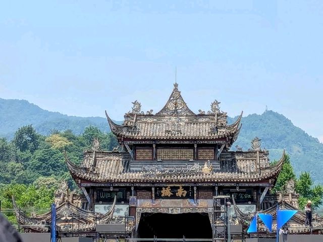 四川 | 都江堰，千年迄今仍可運作的偉大水利工程