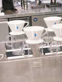 ☕️ ブルーボトルコーヒー 名古屋栄カフェ：洗練された空間で味わうサードウェーブコーヒーの極み