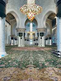 Sheikh Zayed Grand Mosque – A Majestic Symbol of Spiritual Grandeur