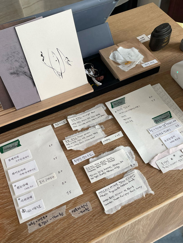 😌조용한 분위기의 카페 Cafe*흰그루 