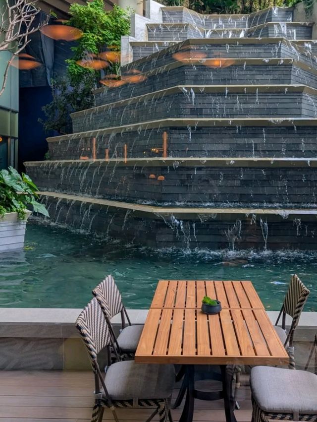 🌺 Urban Oasis at Dusit Thani Bangkok 🏙️🌿
