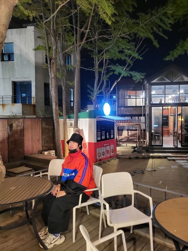 밤분위기가 운치있는 송정 감성카페
