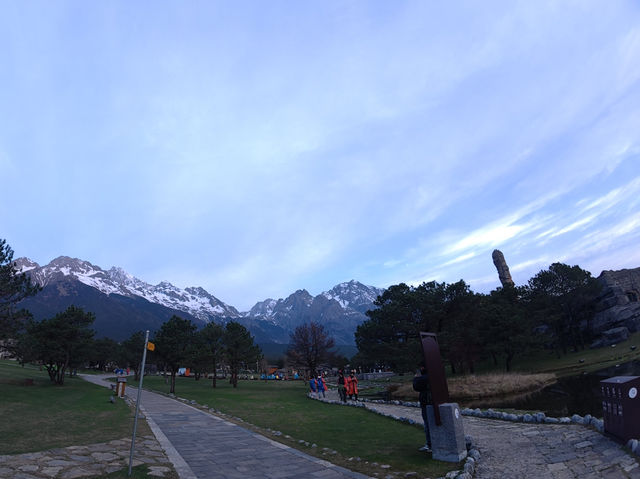 ภูเขาหิมะมังกรหยก Yulong snow Mountain