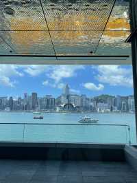Museum of Art & scenic views of Hong Kong skyline