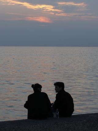 그리스 | 🌊 바다 곁, 시간 위의 탑 – 그리스 화이트 타워 🤍🏛️