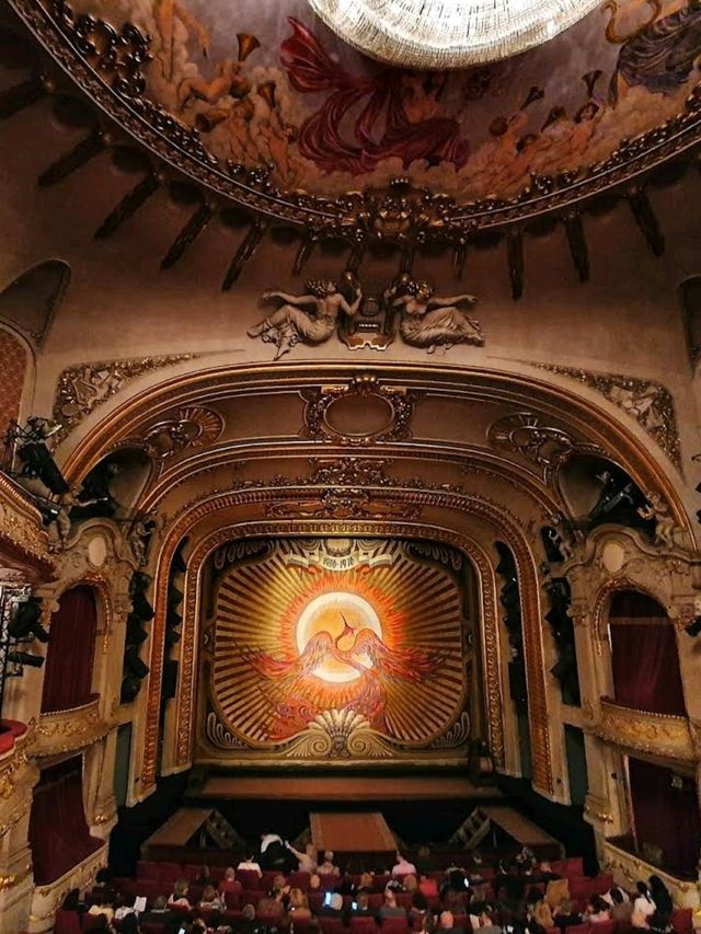 소피아 예술의 전당 | 이반 바조프 국립극장 🎭
