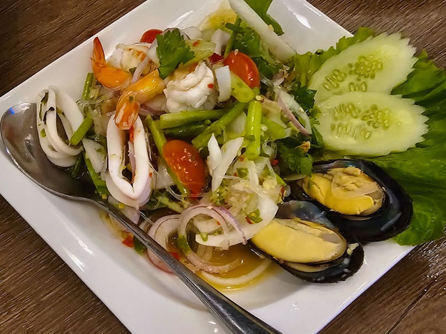 ร้าน มานิต Manit restaurant & Bar