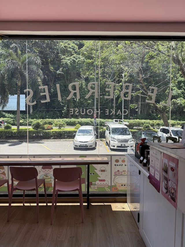 Le Berries Gaya Street, A Hidden Gem for Cake Lovers in Kota Kinabalu