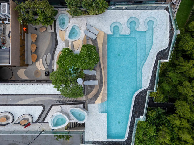 ที่พักพัทยา-นาจอมเทียน สระว่ายน้ำวิวสวยปัง วิวทะเล