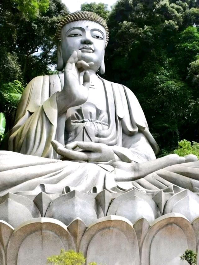 Ascent to the sky : The Chin Swee Caves Temple