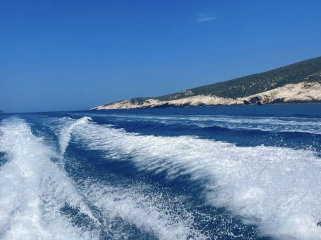 My Croatian Island Hopping Adventure: Serenity in Komiža! 🇭🇷🛥️