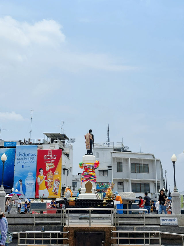 อนุสาวรีย์ท้าวสุรนารี(ย่าโม) เมืองโคราช