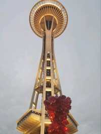 Admire beautiful glasswork art in Seattle
