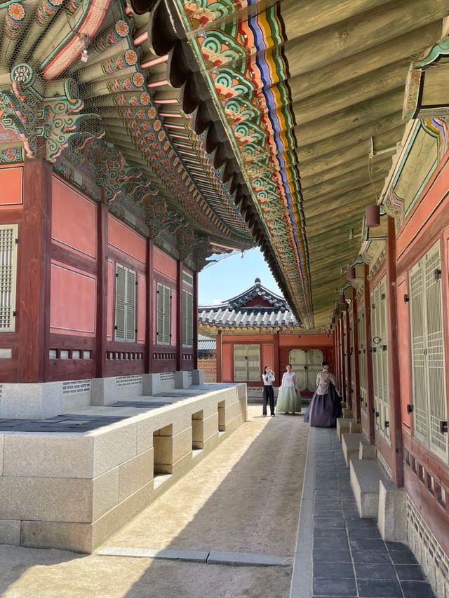 Echoes of Royalty: The Spirit of Gyeongbokgung