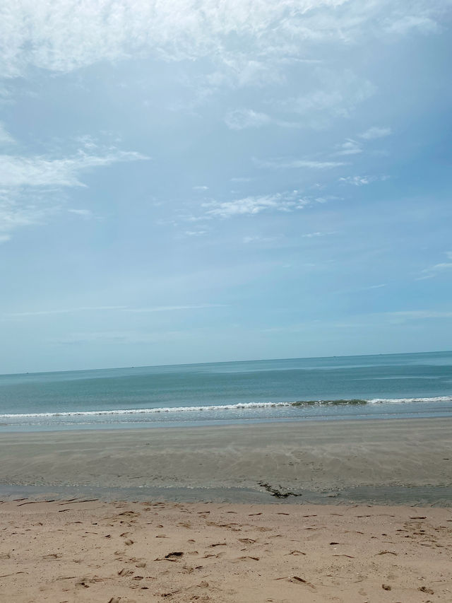 ชวนเที่ยวหาดทรายน้อย – หาดลับบรรยากาศดีที่หัวหิน
