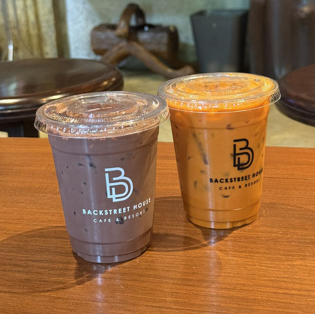 Backstreet House Pattaya ร้านใหญ่นั่งชิว