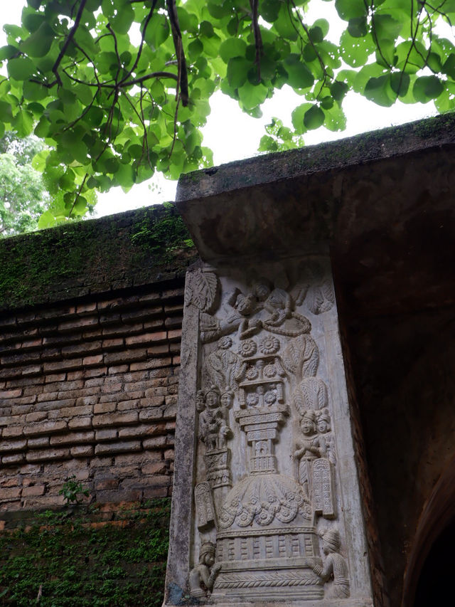 วัดอุโมงค์ (Wat Umong)