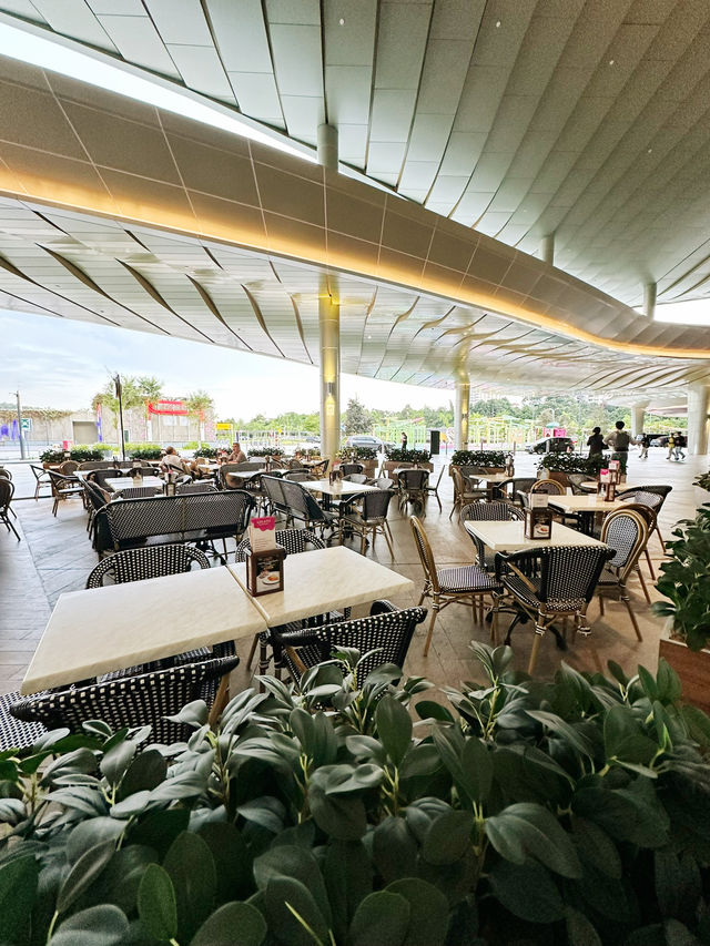 Cozy Conversations and Classic Comforts at DÔME, IOI City Mall