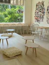 หมีแพนด้าตัวอ้วนที่ On and On Cafe