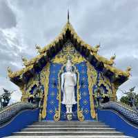 🐉💙 *Wat Rong Suea Ten: The Electric Blue Temple of Chiang Rai* 🏯✨