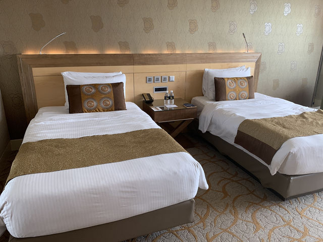 🏙️ Marina Bay Sands Stay – Spacious Comfort with Stunning Views