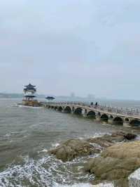 A Golden Crescent of History and Leisure