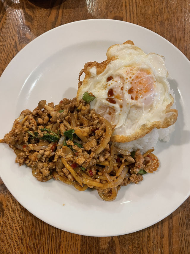 【タイ料理 クンメー 新大久保本店｜東京・新大久保】 「エスニックタウン新大久保の老舗、本場仕込みのタイ食堂」