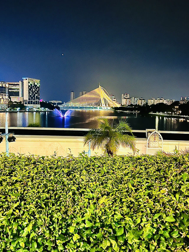 Pink Mosque at Night: Dazzling Jewel of Putrajaya